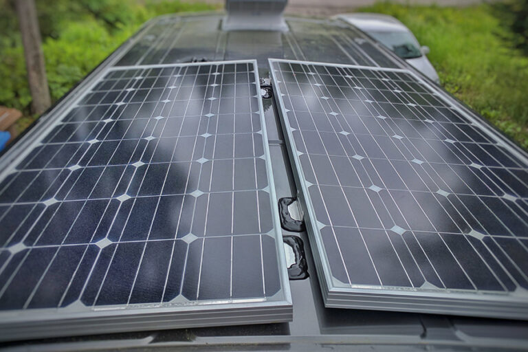 Instalación de placa solar o paneles solares en nuestra autocaravana